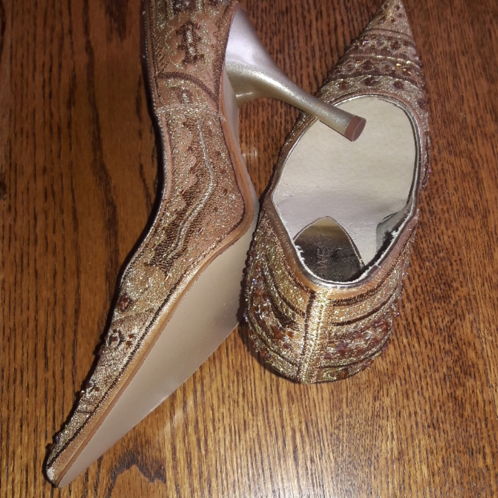 Nine West pumps